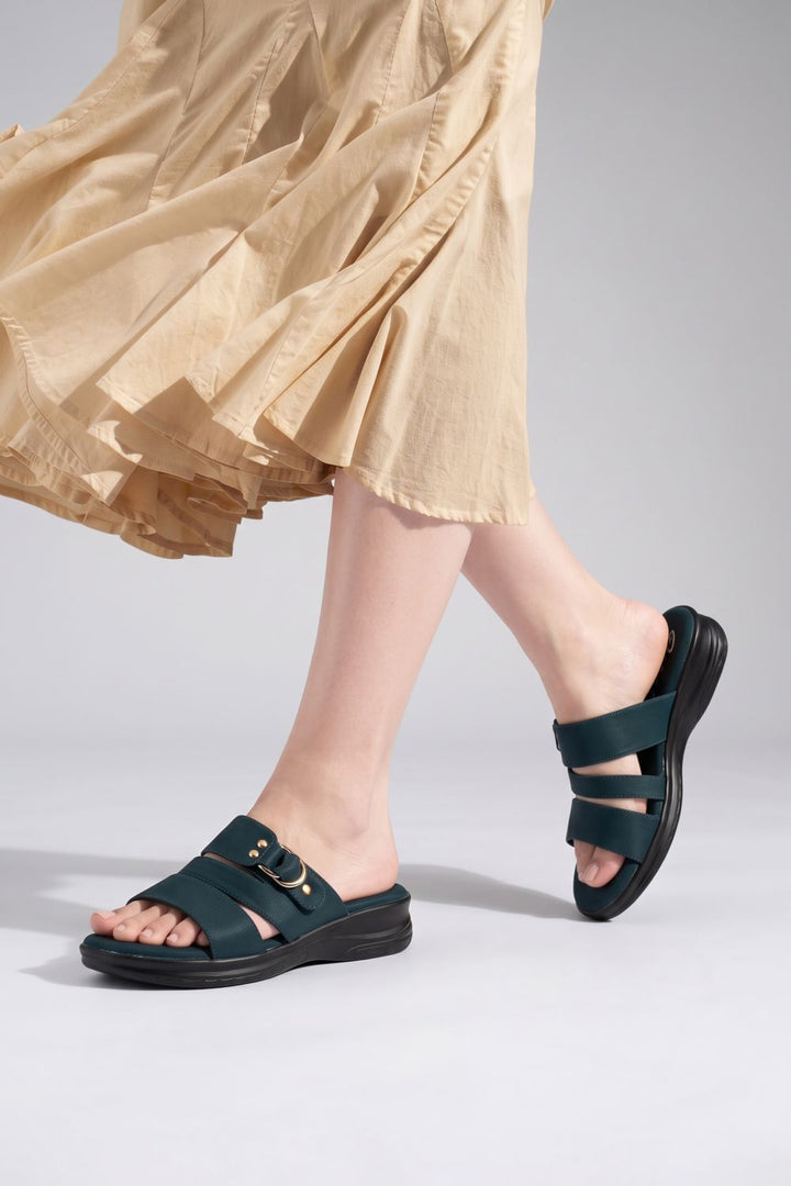 OPIA PLUSH SLIDES