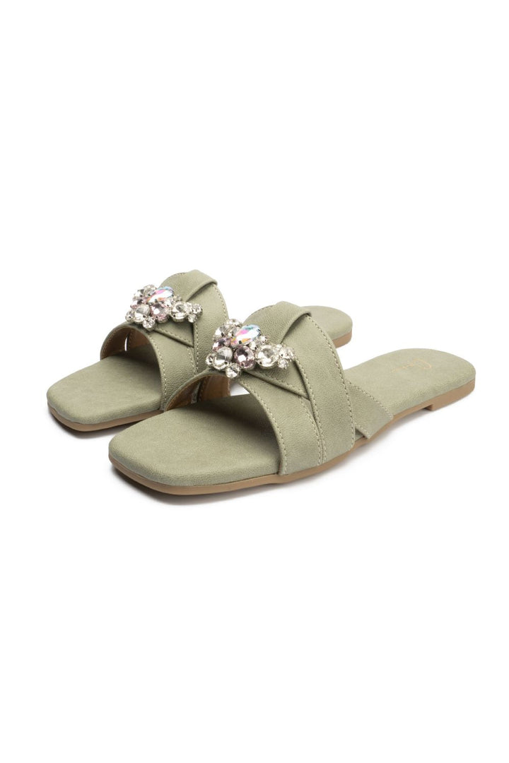 OPIA ZELORA SLIDES