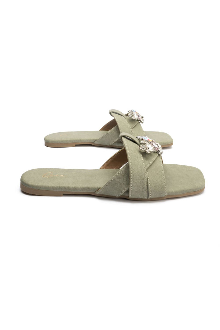 OPIA ZELORA SLIDES