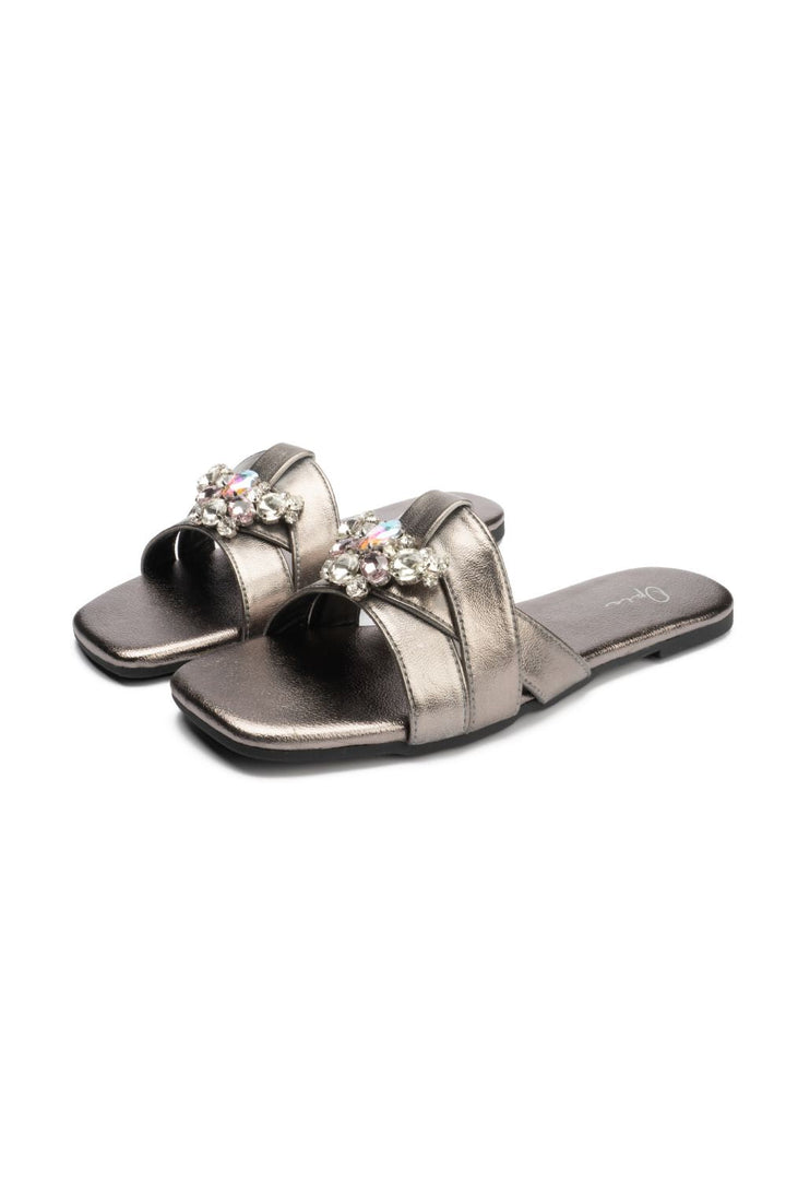 OPIA ZELORA SLIDES