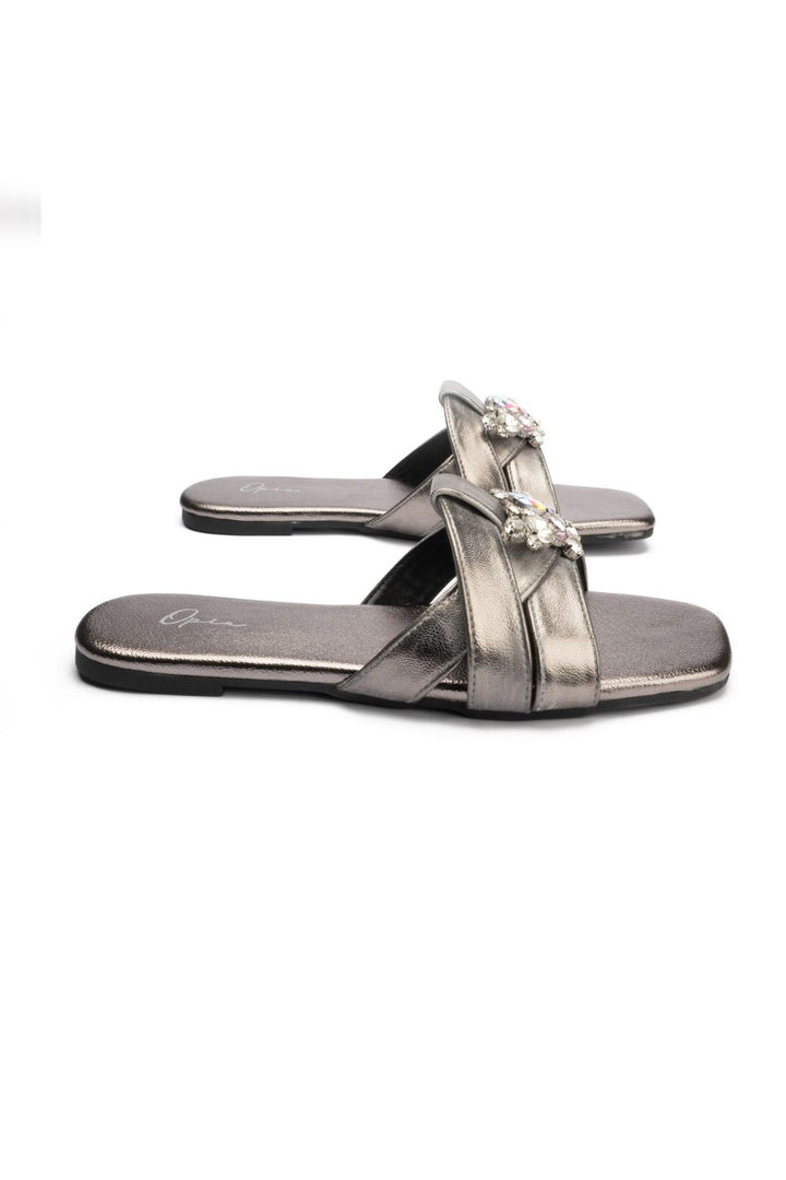 OPIA ZELORA SLIDES